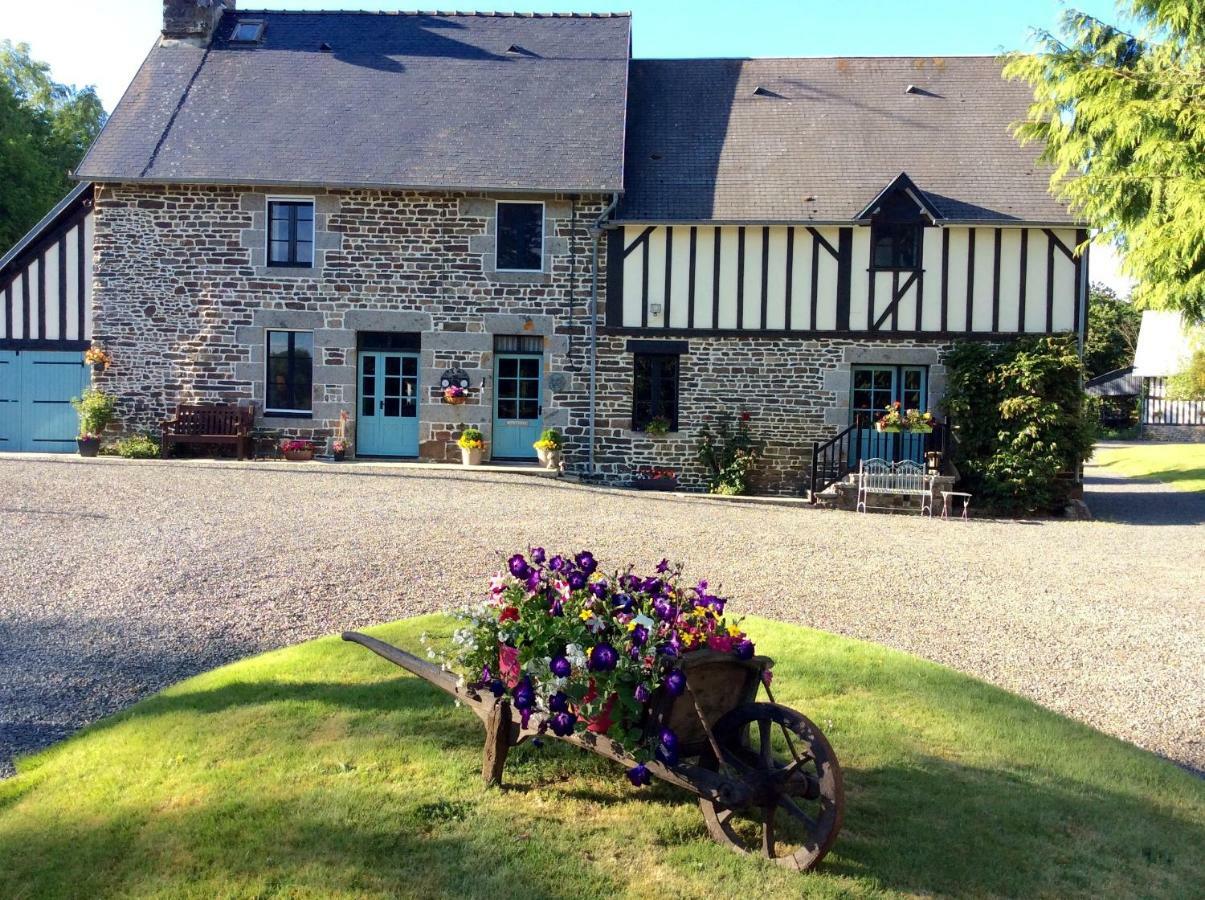 Maison Mai Or La Petite Maison Mai Or La Petite Grange Or All Three La Chapelle-Urée 외부 사진